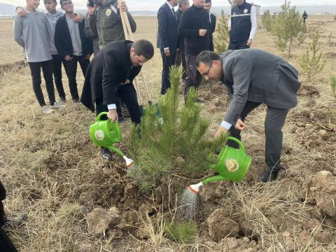 Başkanımız ve Kaymakamımız Fidan Dikim Etkinliğine Katıldılar.